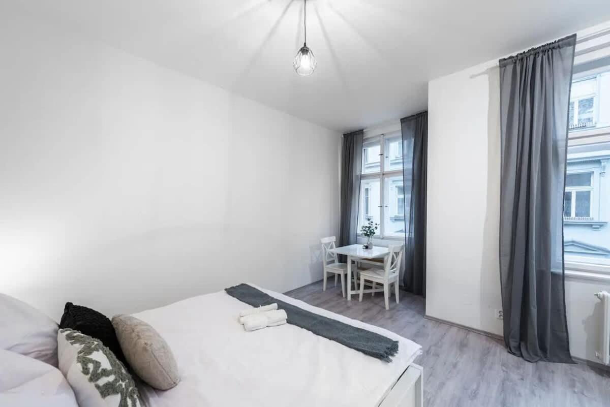 Tranquil Gem Praga